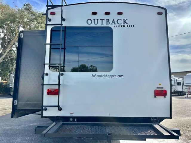 2017 Keystone Outback Supelite - Image 4