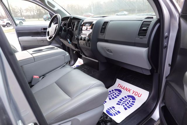 2012 Toyota Tundra Double Cab - Image 9