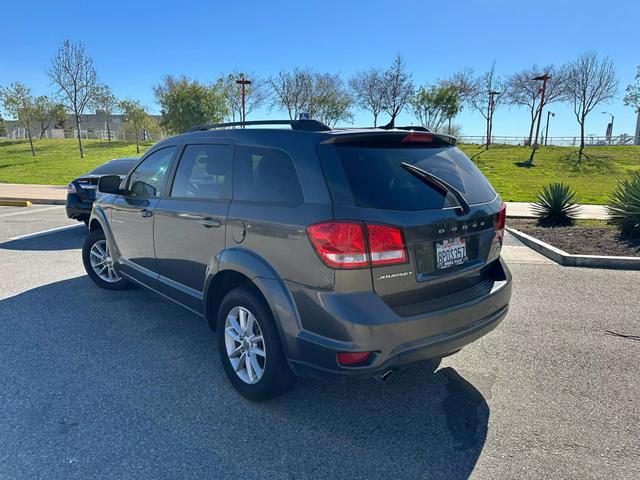 2017 Dodge Journey SXT photo 3