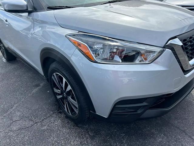 2019 Nissan Kicks Sv Sport Utility 4d - Image 6