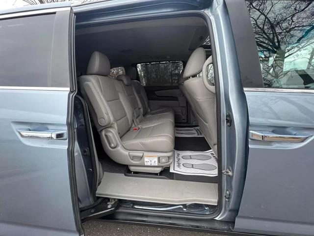 2011 Honda Odyssey - Image 13