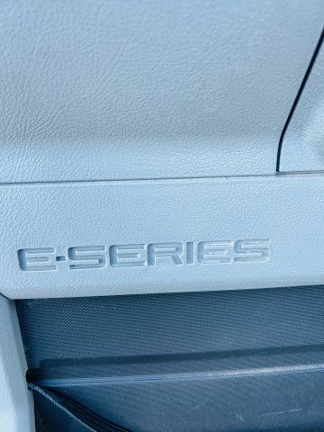 2010 Ford Econoline - Image 12