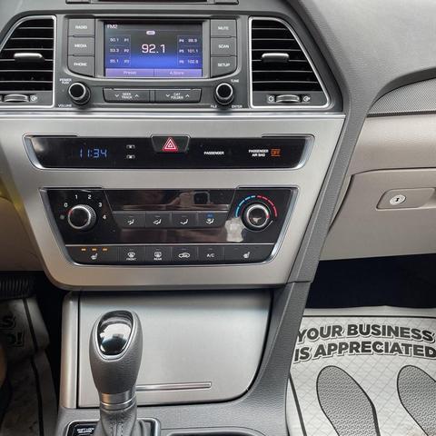 2015 Hyundai Sonata - Image 11