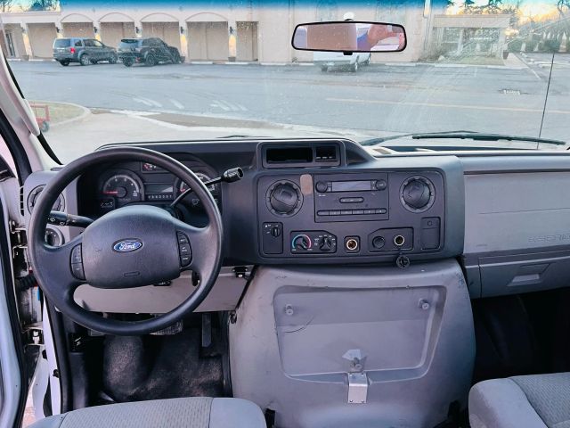 2009 Ford Econoline - Image 10