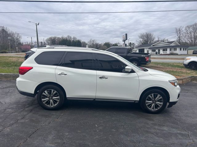2019 Nissan Pathfinder - Image 5