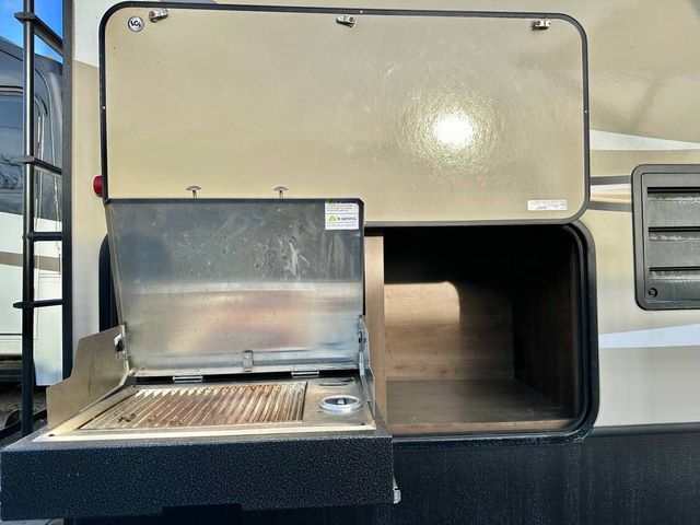 2019 Keystone Cougar - Image 3