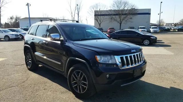 2011 Jeep Grand Cherokee - Image 3
