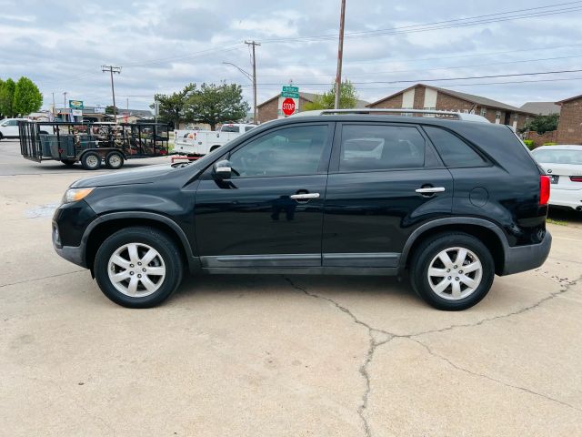 2011 Kia Sorento - Image 2