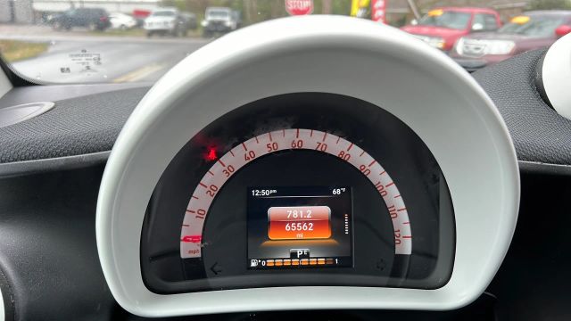 2017 Smart Fortwo - Image 8
