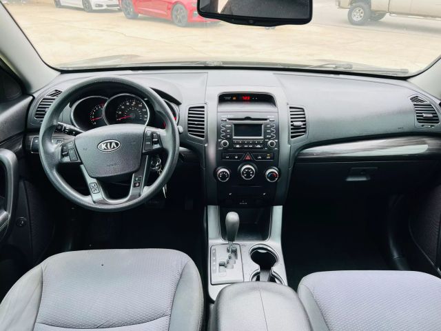 2011 Kia Sorento - Image 12