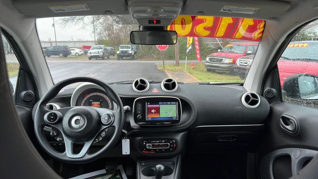 2017 Smart Fortwo - Image 6
