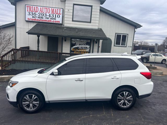 2019 Nissan Pathfinder - Image 2