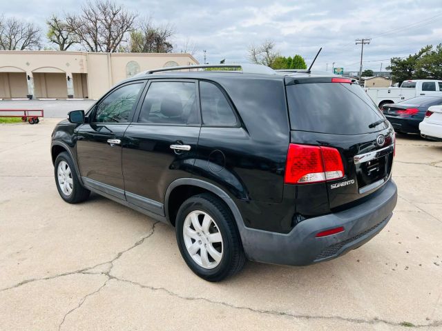 2011 Kia Sorento - Image 3