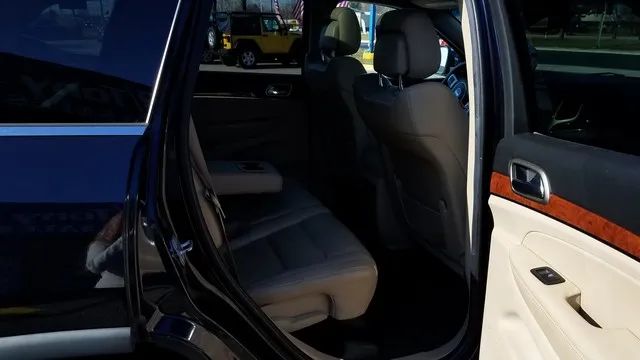 2011 Jeep Grand Cherokee - Image 8