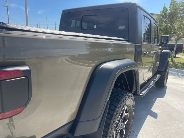 2020 Jeep Gladiator - Image 15