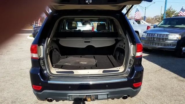 2011 Jeep Grand Cherokee - Image 5