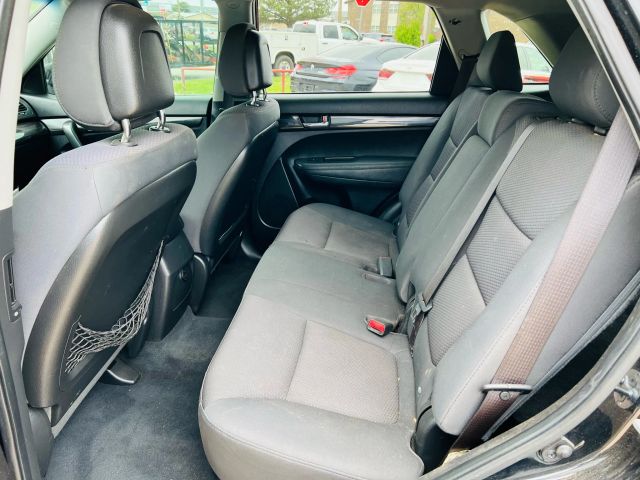 2011 Kia Sorento - Image 11