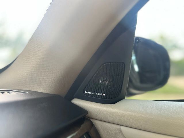 2011 Bmw 3 Series - Image 15