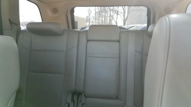 2011 Jeep Grand Cherokee - Image 9