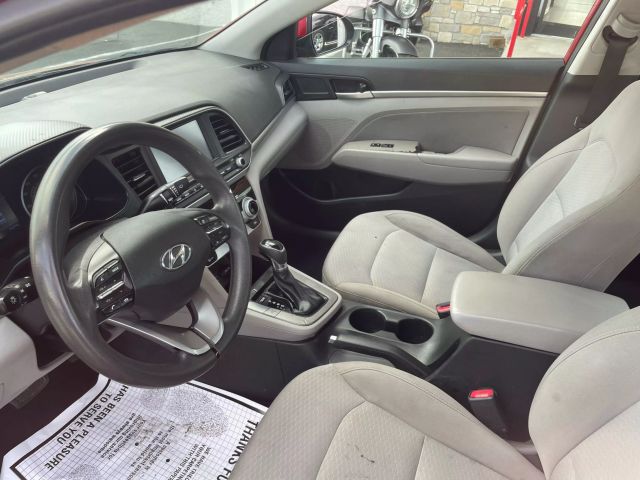 2019 Hyundai Elantra Sel Sedan 4d - Image 10