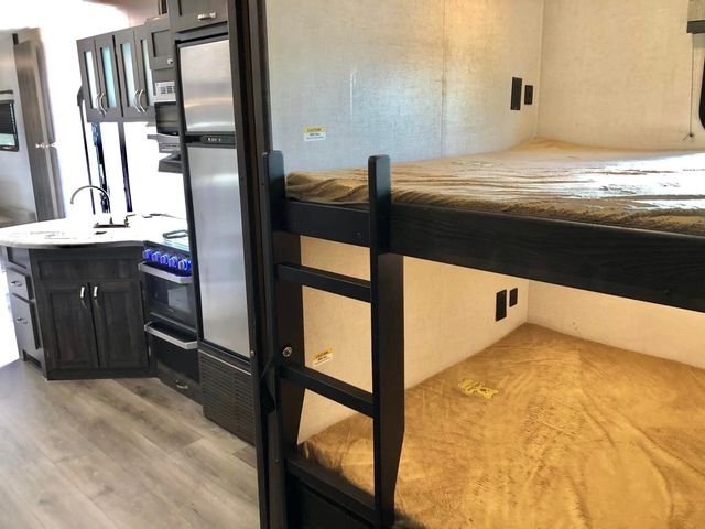 2019 Highland Ridge Mesa Ridge Lite - Image 6
