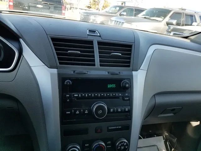 2011 Chevrolet Traverse - Image 11