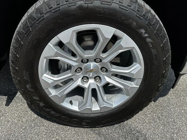 2023 Chevrolet Silverado 1500 Crew Cab - Image 11