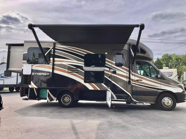 2016 Thor Synergy - Image 17