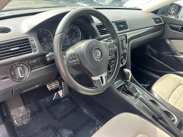 2015 Volkswagen Passat 1.8t Sport Sedan 4d - Image 10