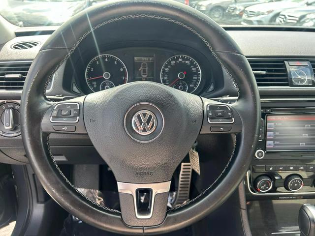2015 Volkswagen Passat 1.8t Sport Sedan 4d - Image 23
