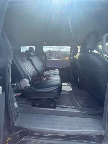 2018 Toyota Sienna L Minivan 4d - Image 16