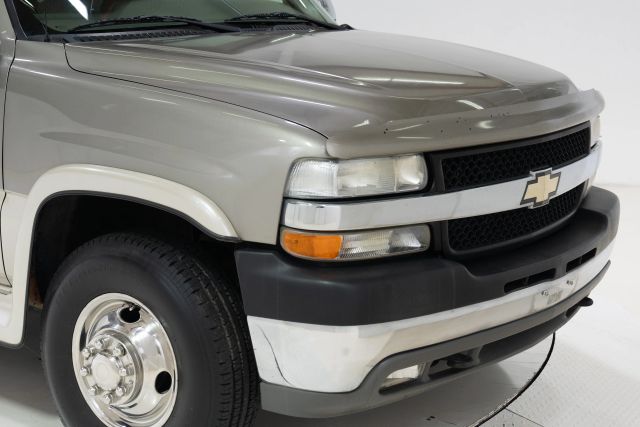2002 Chevrolet Silverado 3500 Crew Cab - Image 9