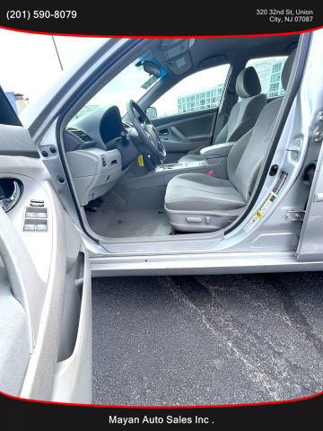 2010 Toyota Camry Le Sedan 4d - Image 10
