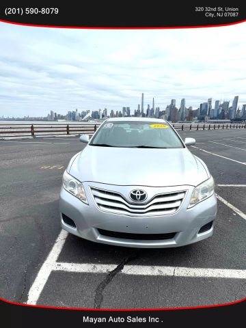 2010 Toyota Camry Le Sedan 4d - Image 3