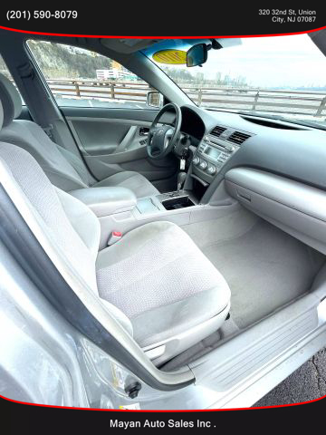 2010 Toyota Camry Le Sedan 4d - Image 13