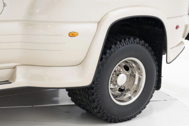 2002 Chevrolet Silverado 3500 Crew Cab - Image 20