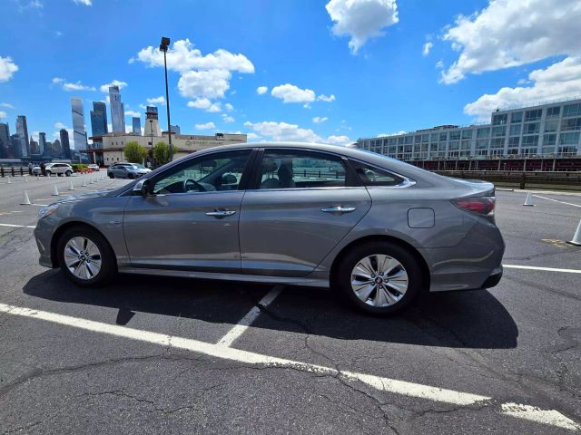 2018 Hyundai Sonata Hybrid Se Sedan 4d - Image 6