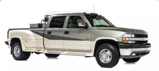 2002 Chevrolet Silverado 3500 Crew Cab - Image 6