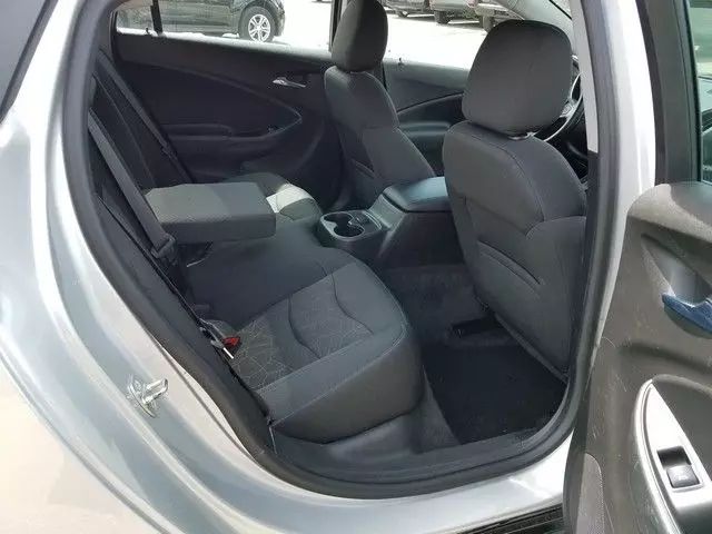 2017 Chevrolet Volt - Image 8