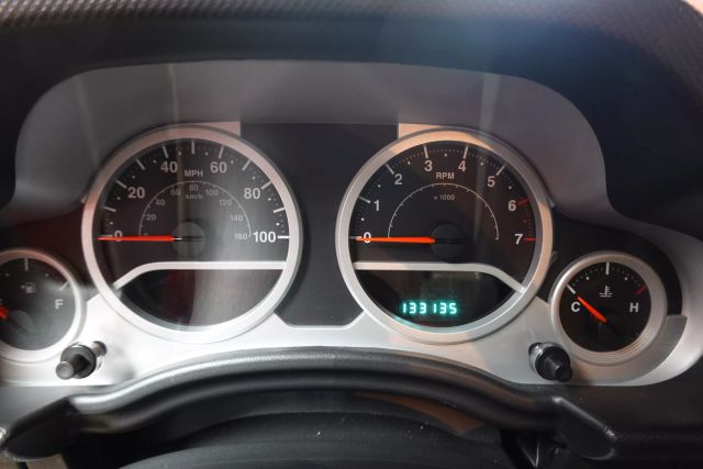 2010 Jeep Wrangler - Image 8
