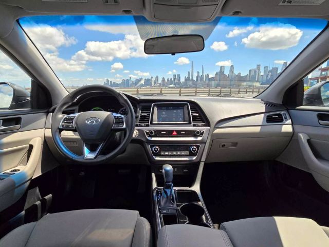 2018 Hyundai Sonata Hybrid Se Sedan 4d - Image 12