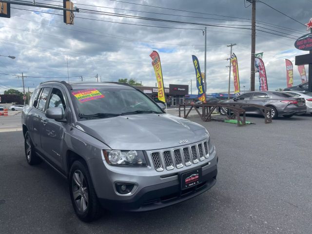 2017 Jeep Compass Latitude Sport Utility 4d - Image 3