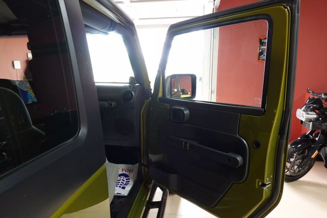 2010 Jeep Wrangler - Image 12