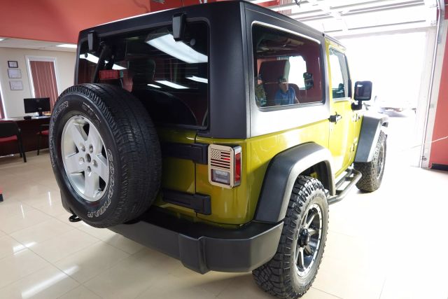 2010 Jeep Wrangler - Image 5