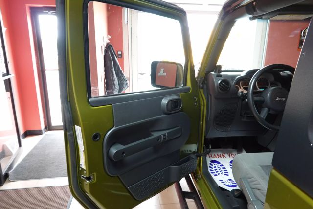 2010 Jeep Wrangler - Image 10