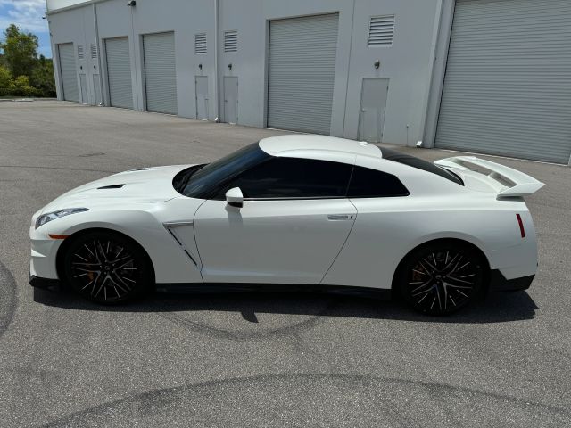 2024 Nissan Gt-r - Image 28