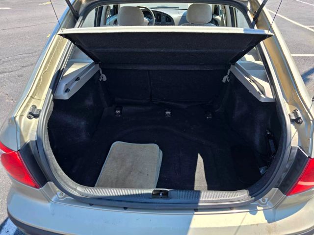 2005 Hyundai Elantra Gt Hatchback 4d - Image 10