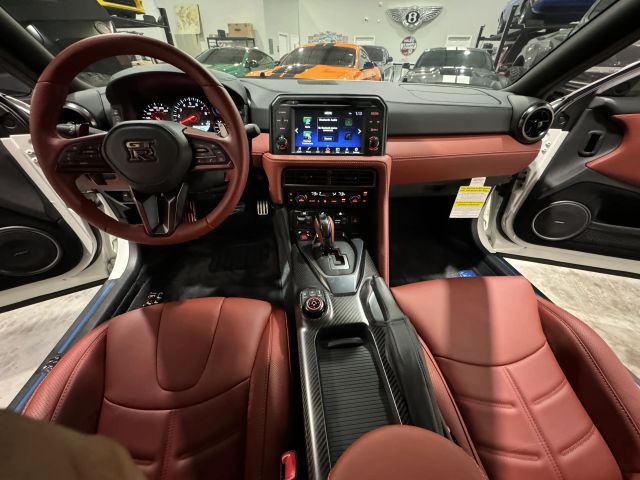 2024 Nissan Gt-r - Image 53