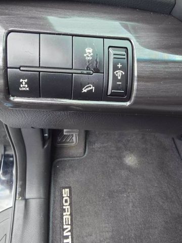 2013 Kia Sorento Lx Sport Utility 4d - Image 17
