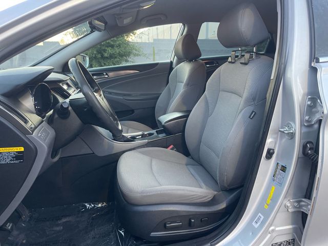 2012 Hyundai Sonata - Image 12